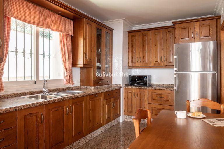 6849aadcd0df3ac40ea0f55ed862fc89 - 9