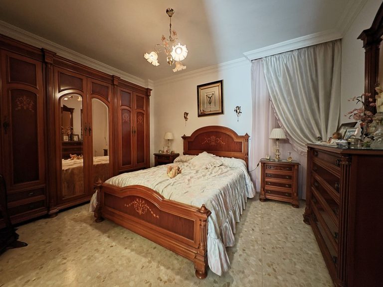 69bd6b231cae341184c25e76c4e5df4c - 12