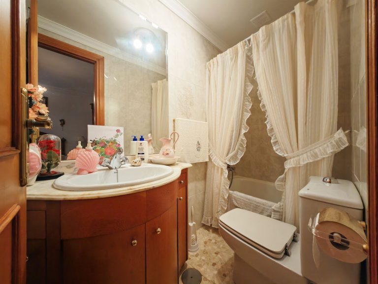 69bd6b231cae341184c25e76c4e5df4c - 13