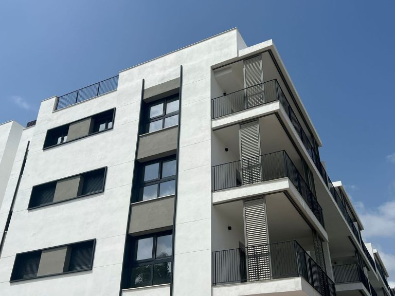 6c0cf8941d18db21a995ccde4766f616 - 15