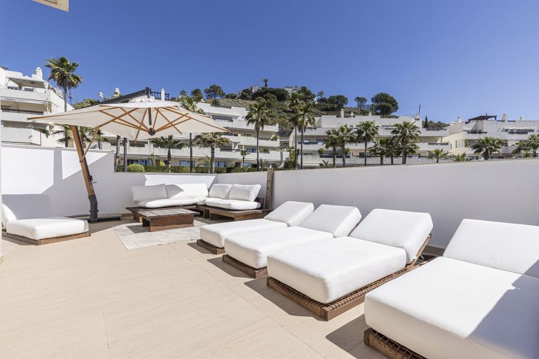 6e098586133e98611d1e597bce3a1326 - 1