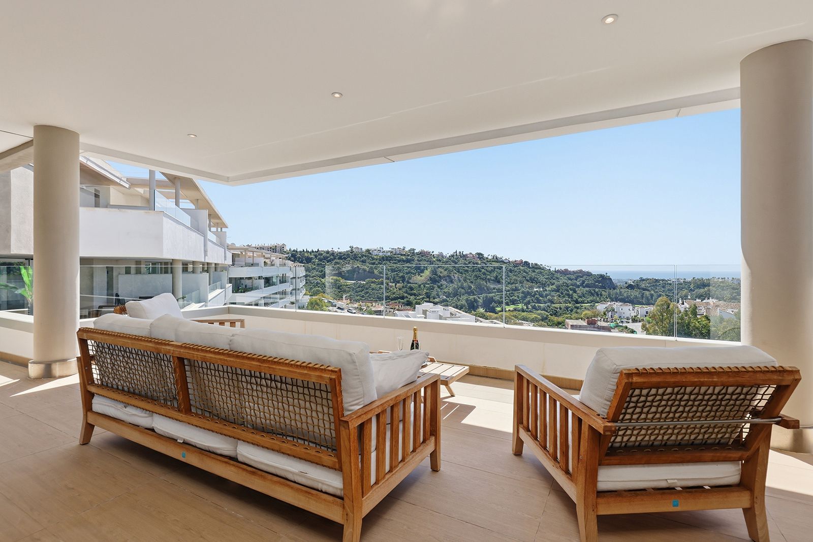 6e098586133e98611d1e597bce3a1326 - 4