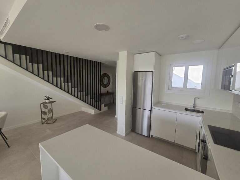 6e360ca7943fd40f4d187c11c826d7e1 - 5