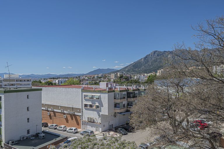 6e94c2bed6b4a256f772739b6d74266e - 12