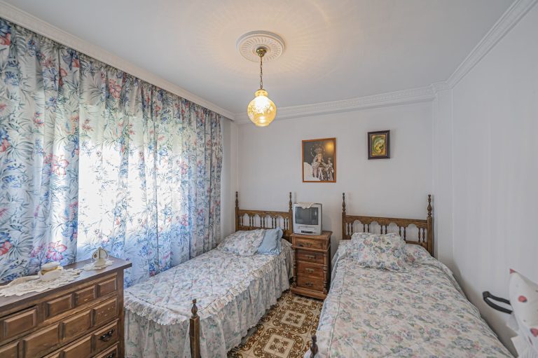 6e94c2bed6b4a256f772739b6d74266e - 8