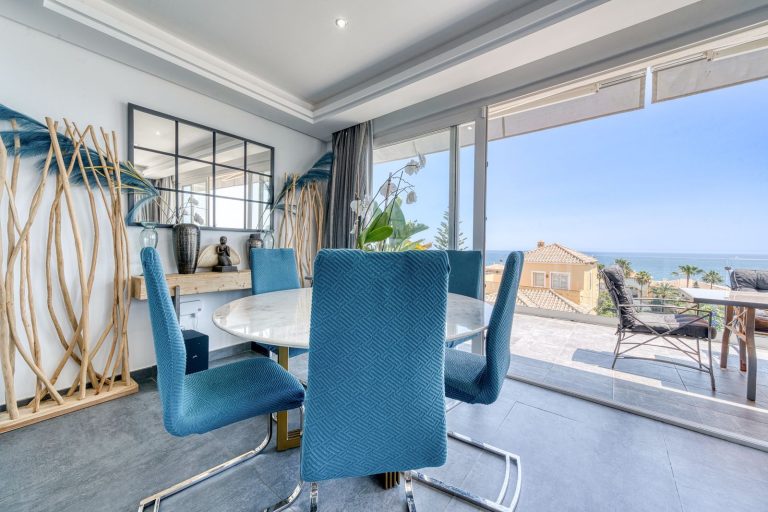 6eafc613959c73b0e343bfd54218223e - 12