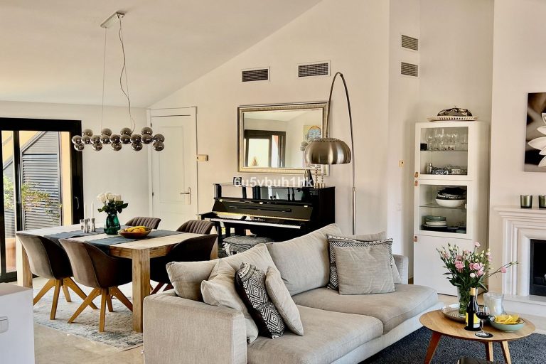 6eef0b65ca697c6d04c0932ca562c431 - 4