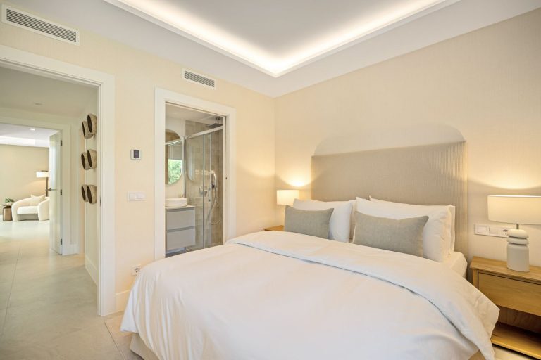 713dea21633b558fbac2afef7ee0b4c9 - 14