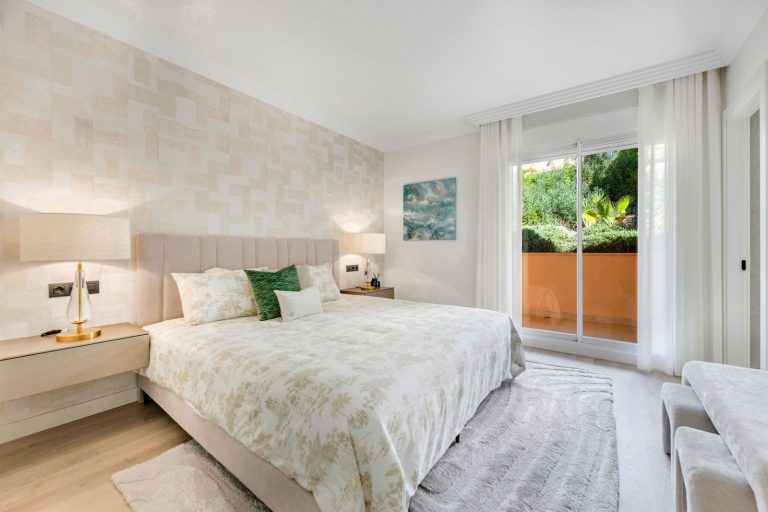 733b752176d470be72d25df20ac501f0 - 15