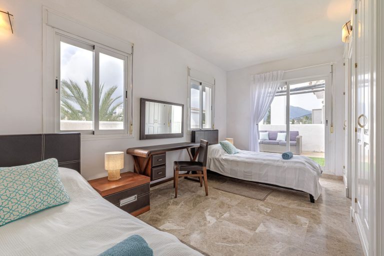 740188061b2391766ea217fa73cb00bb - 15