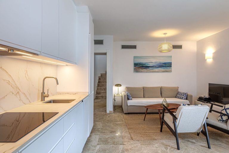 740188061b2391766ea217fa73cb00bb - 6