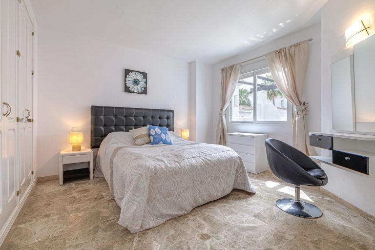 740188061b2391766ea217fa73cb00bb - 9