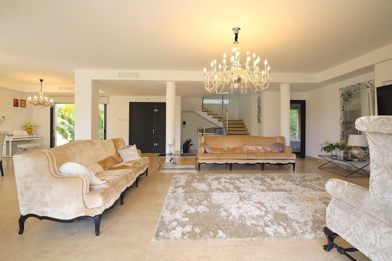 755d10354f9f30bcb5c7c3000ee5a424 - 13