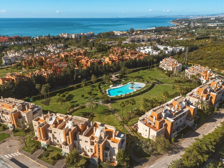 763770f236707c6e8aa8d1e3a297a0e4 - 1