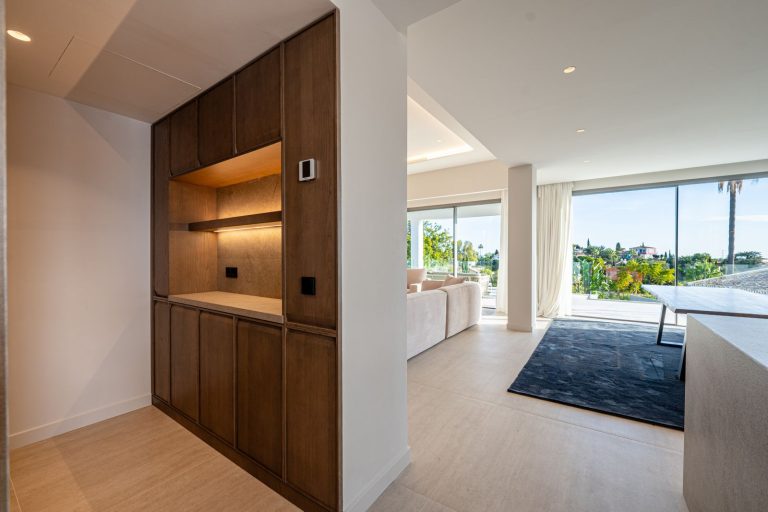 7638e4a9512bab1d5ef72c652a281e5e - 12