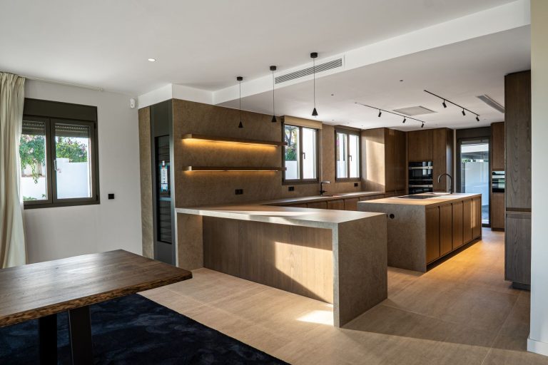 7638e4a9512bab1d5ef72c652a281e5e - 13