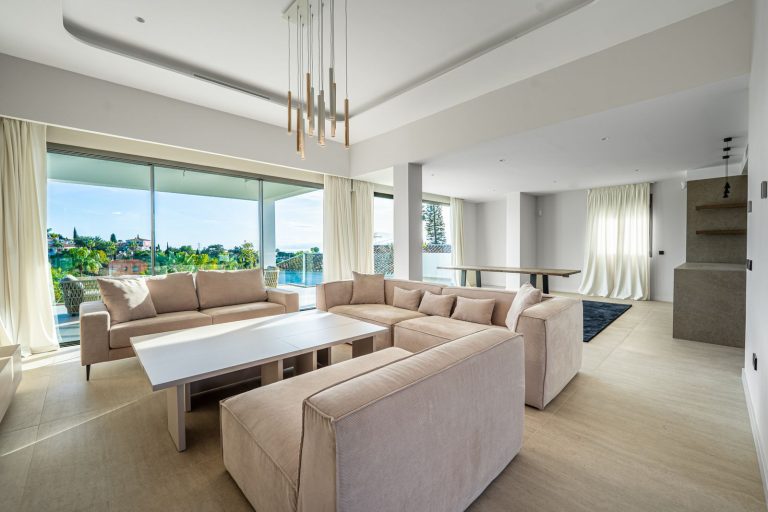 7638e4a9512bab1d5ef72c652a281e5e - 4