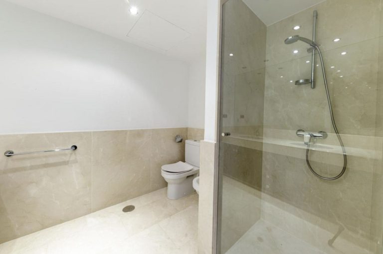 7749078aff583a3aa6e2d7fda2ba150f - 9