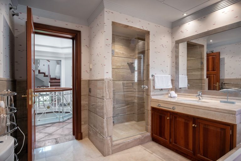 786e194e1b826350eff8e087511d8d5f - 12