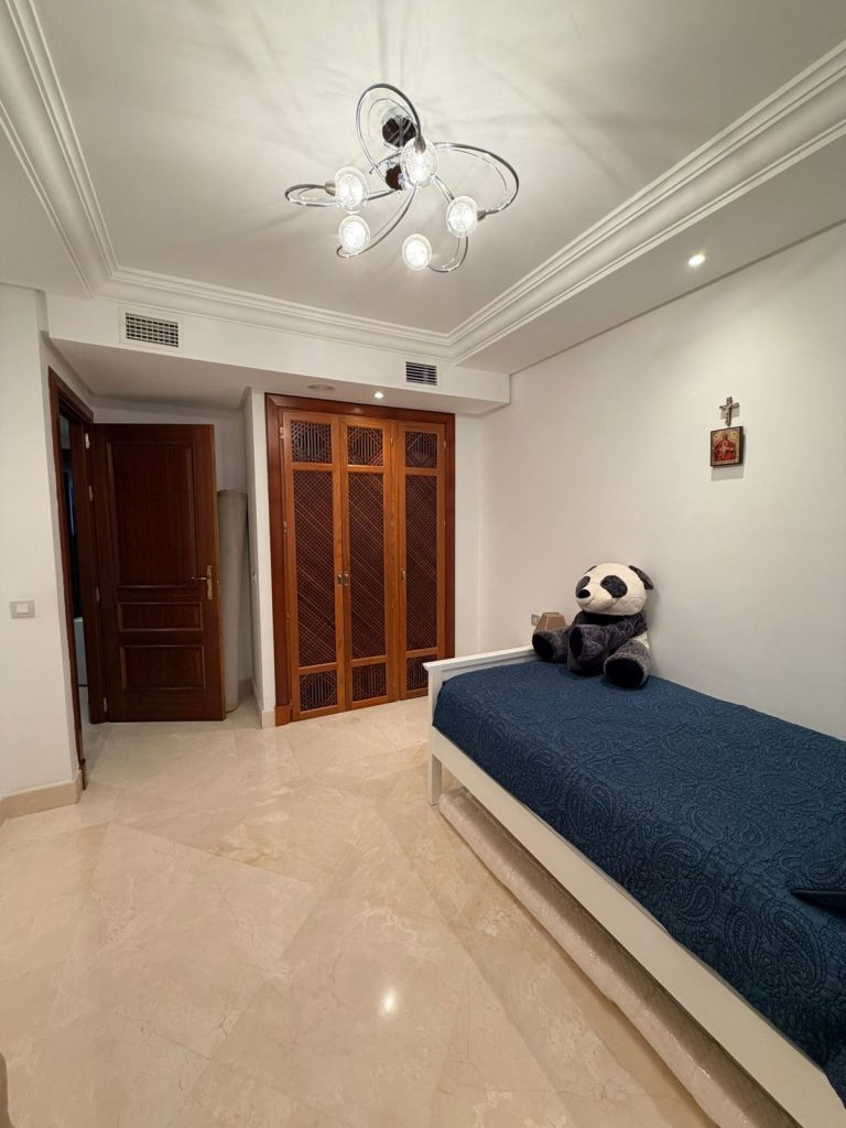 7a43e8e6a56f763184ebd9561d1958d0 - 16