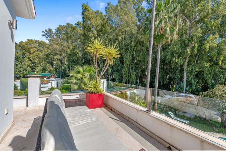 7c641f6e38701d0d2337c3da949e49d2 - 12