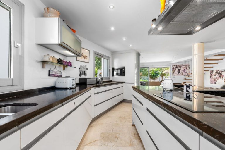 7c641f6e38701d0d2337c3da949e49d2 - 4