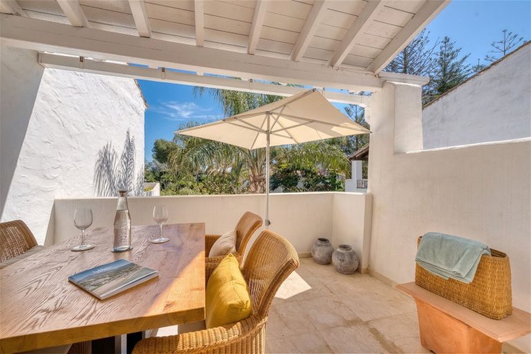 7d2810aeee68d8371830e711a69f1cc0 - 4