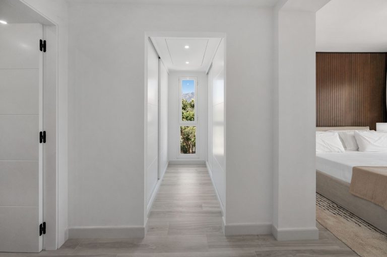 7d89a5f2e10f5cd8b83a98f07087471e - 12