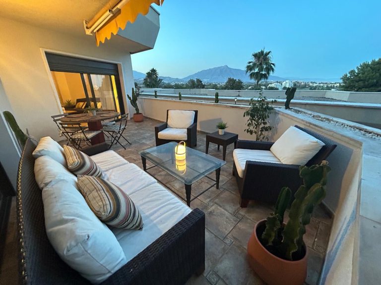 7dc6be9048aa40de7e1526fe32910a99 - 1