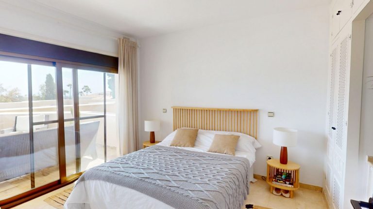 7dc6be9048aa40de7e1526fe32910a99 - 10