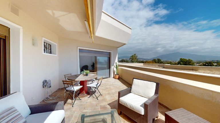 7dc6be9048aa40de7e1526fe32910a99 - 12