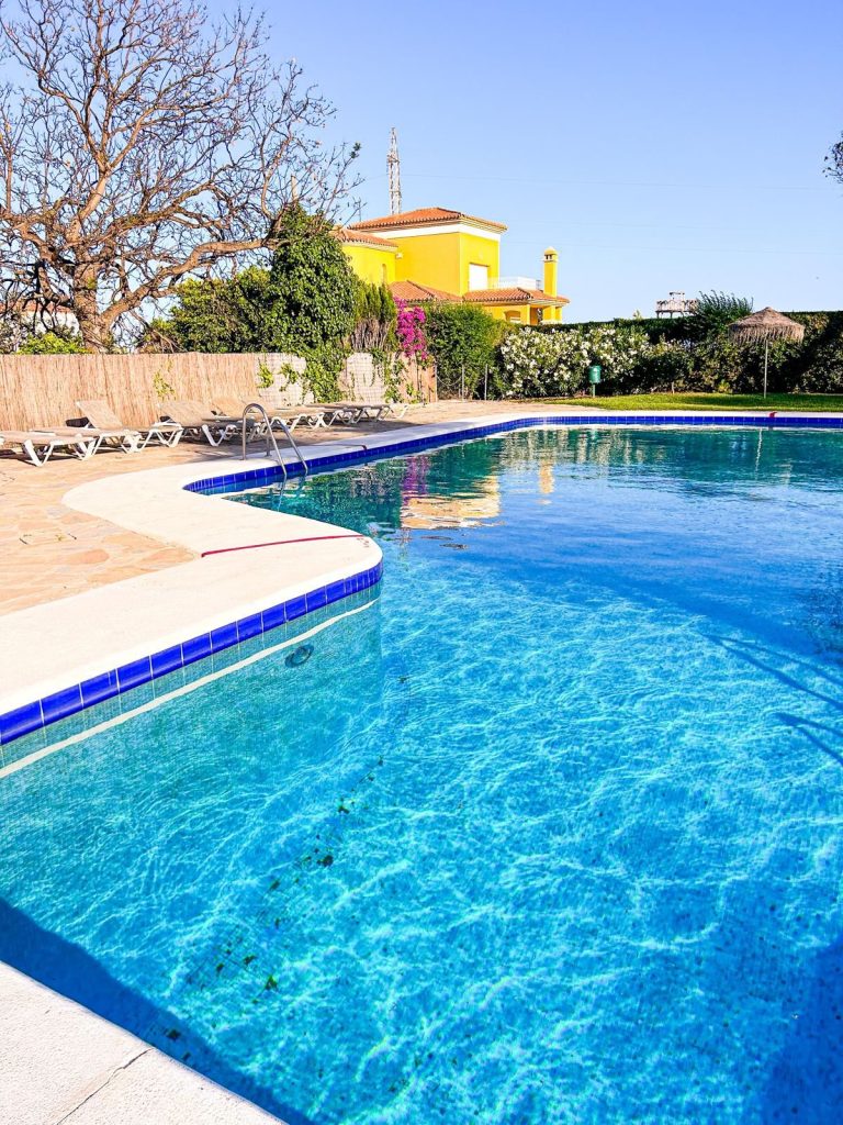 7dc6be9048aa40de7e1526fe32910a99 - 15