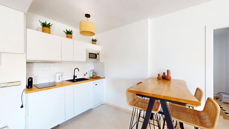 7dc6be9048aa40de7e1526fe32910a99 - 2