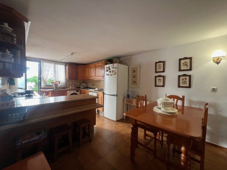 7e8e3db384da2511cfd7c1fcc12fcbd3 - 13