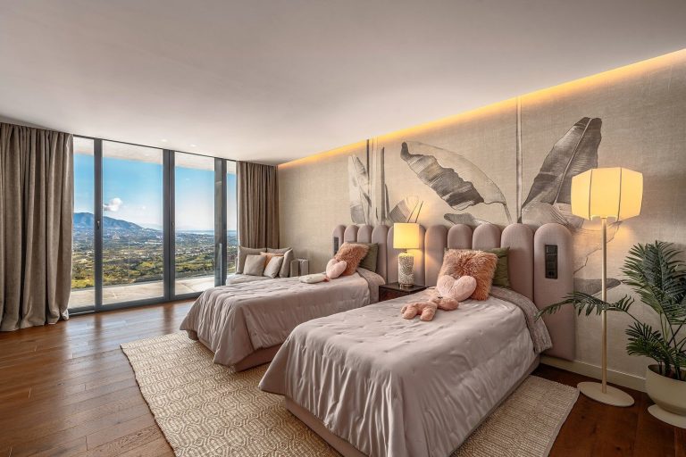 802a63675b03dcd2921e3969a94b338a - 16