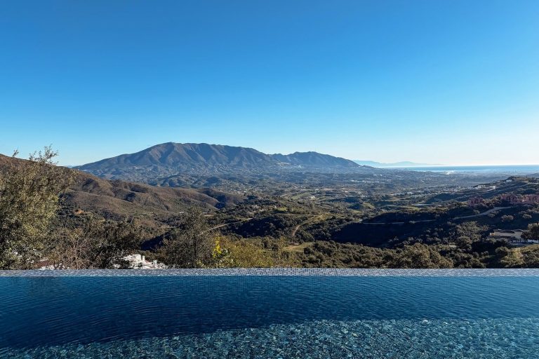 802a63675b03dcd2921e3969a94b338a - 2