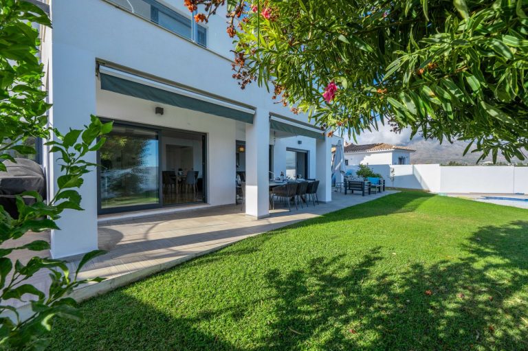 81137f81eaccf9b043dd3ef5b9f34af9 - 11