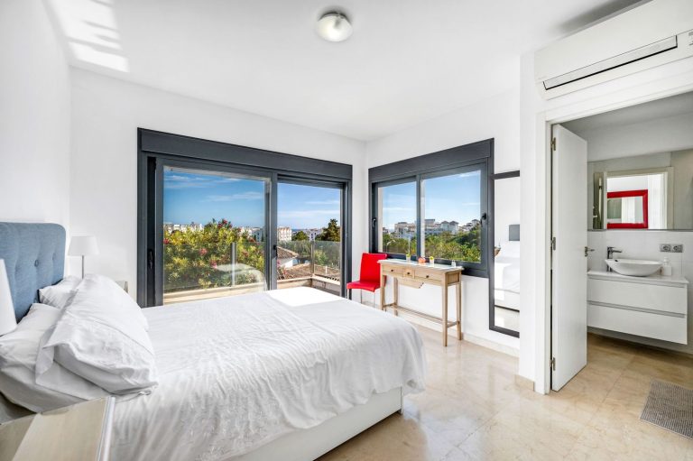 81137f81eaccf9b043dd3ef5b9f34af9 - 16