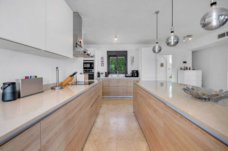 81137f81eaccf9b043dd3ef5b9f34af9 - 6