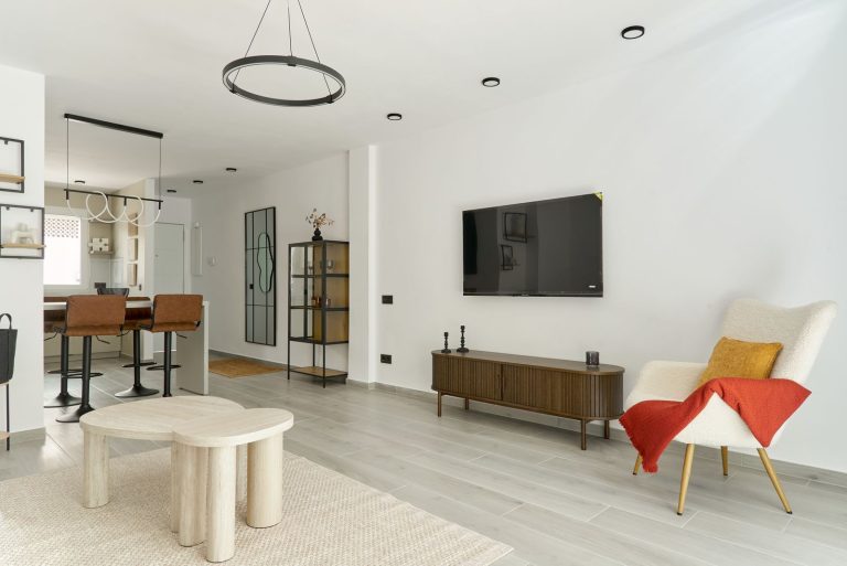 8203b0d2977915679287a26d336f4d8d - 16