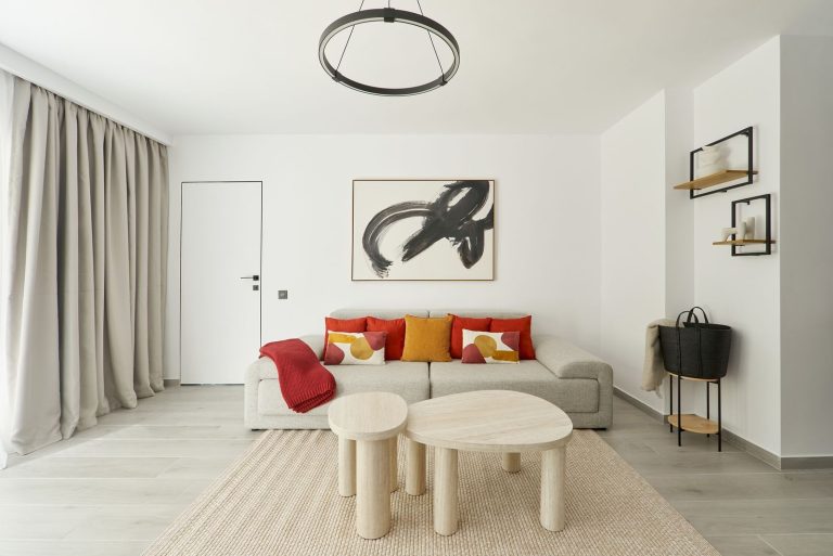 8203b0d2977915679287a26d336f4d8d - 2