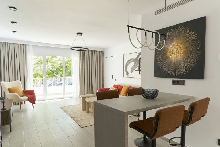 8203b0d2977915679287a26d336f4d8d - 3