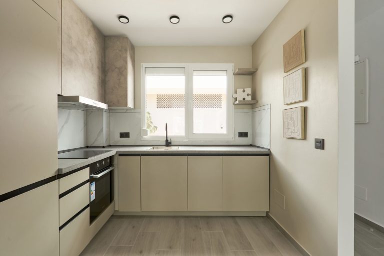 8203b0d2977915679287a26d336f4d8d - 6