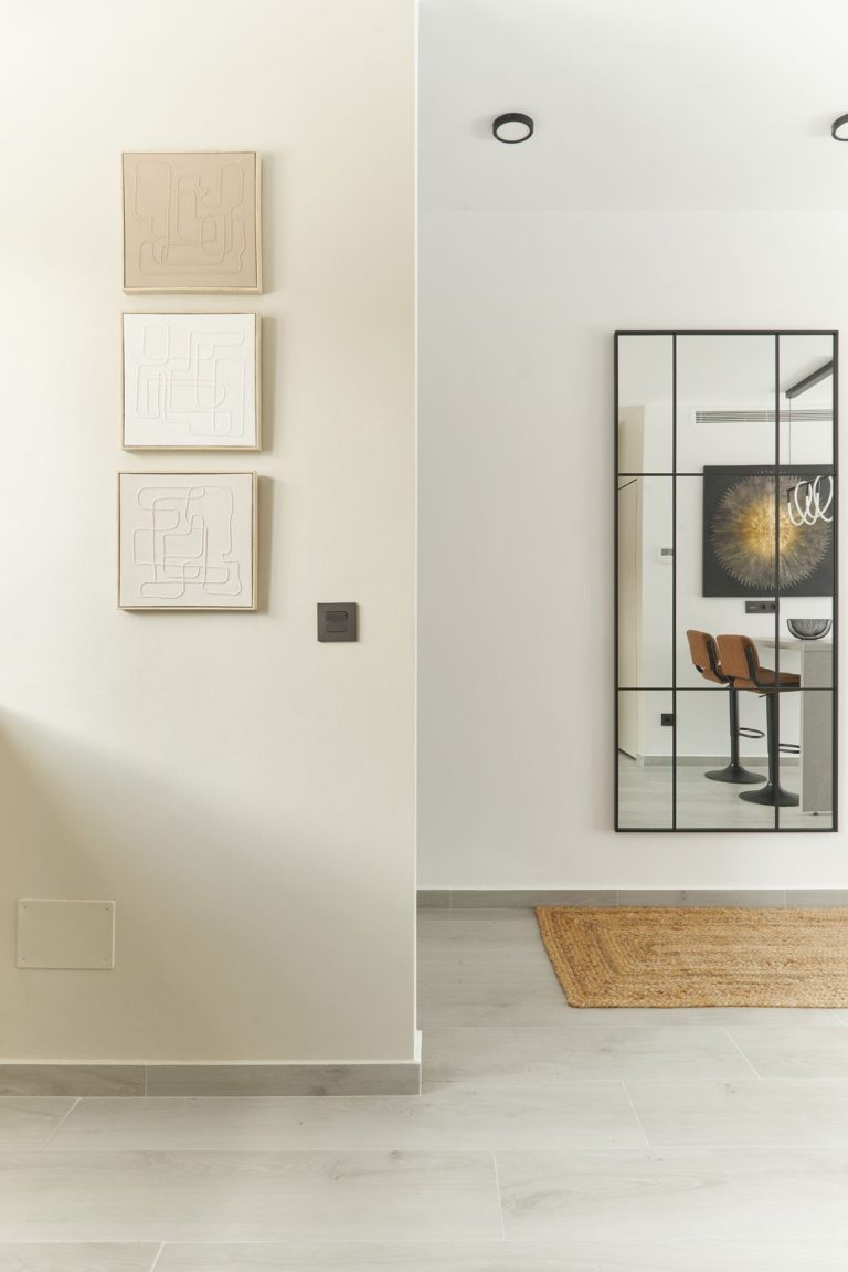 8203b0d2977915679287a26d336f4d8d - 8