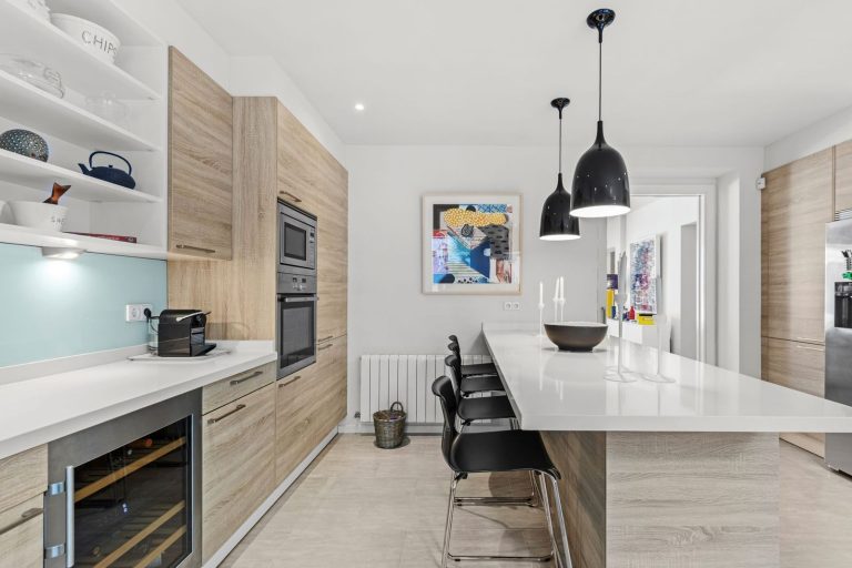 8218234fd857b243c45c40b83626529b - 12