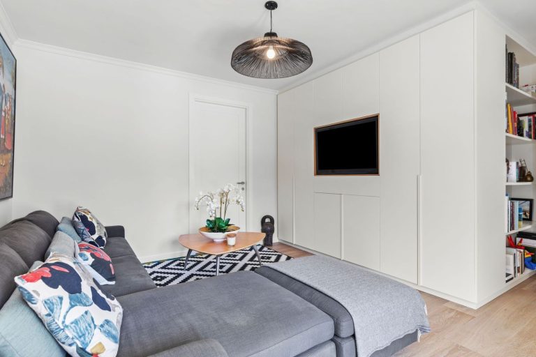 8218234fd857b243c45c40b83626529b - 16