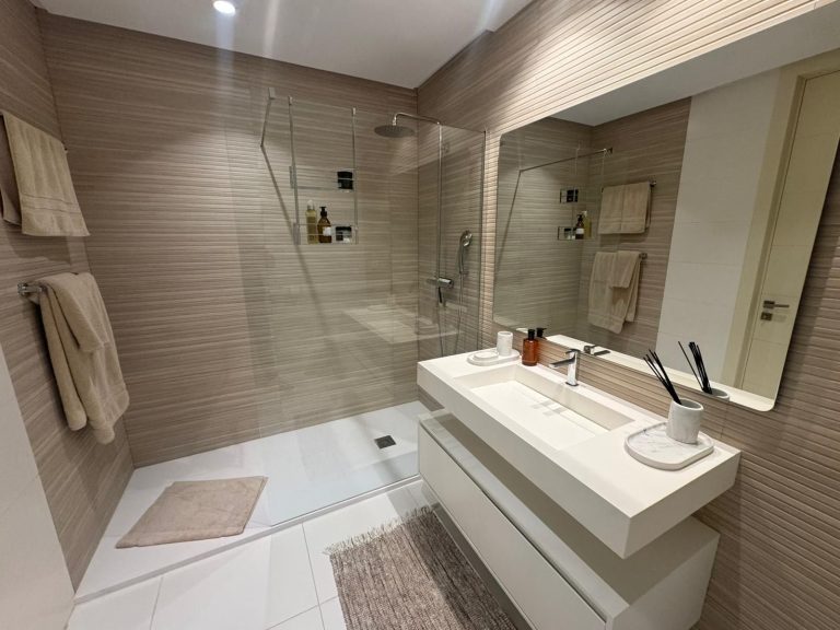 825f5b43926c3db76208079447c8f56b - 12