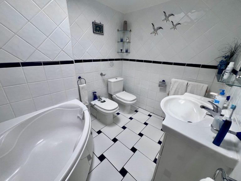 82b25aee251654e69d53737c3ecbb43d - 16