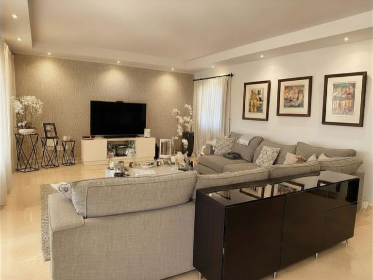 83de9998688d6e4877b16572bb8062dc - 11