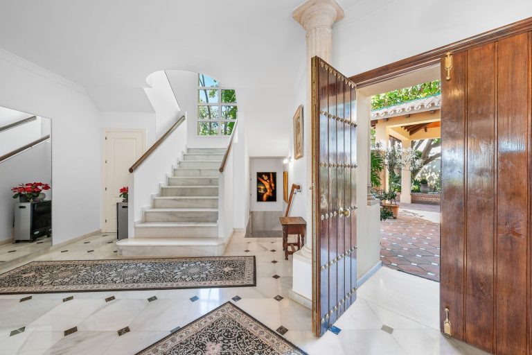 855b3b76dce96f4fee06bef977072f24 - 12